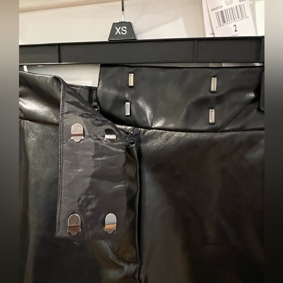 NWT House of Harlow Black Vegan Leather Crop Bra Top and Shorts Set 2 - Picture 8 of 15